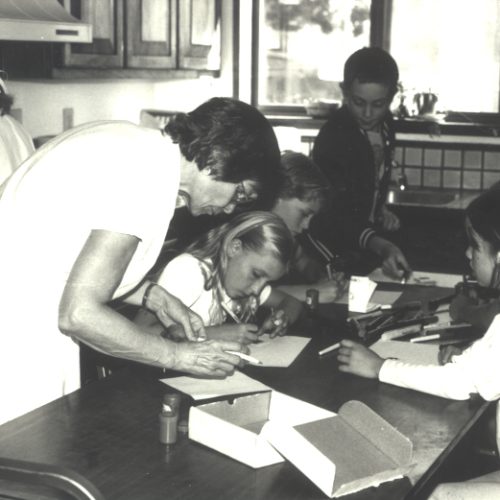 Ma Renu working with MMS kids